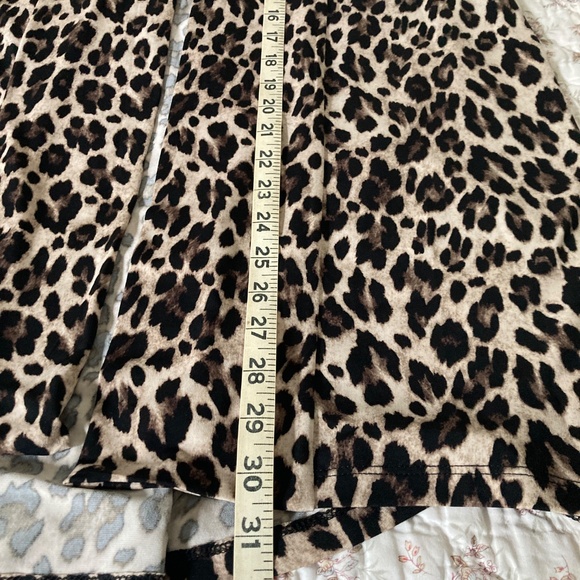 Vince Camuto Animal Print Lightweight Sweater Size S - Picture 6 of 7